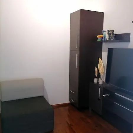 Halepouri アパート *