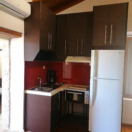 Halepouri Apartment *